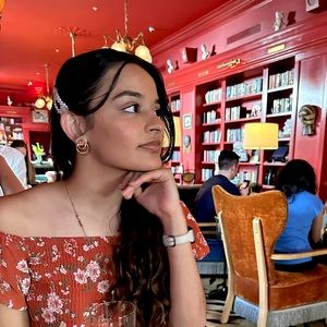 Meet your Posher, Sana